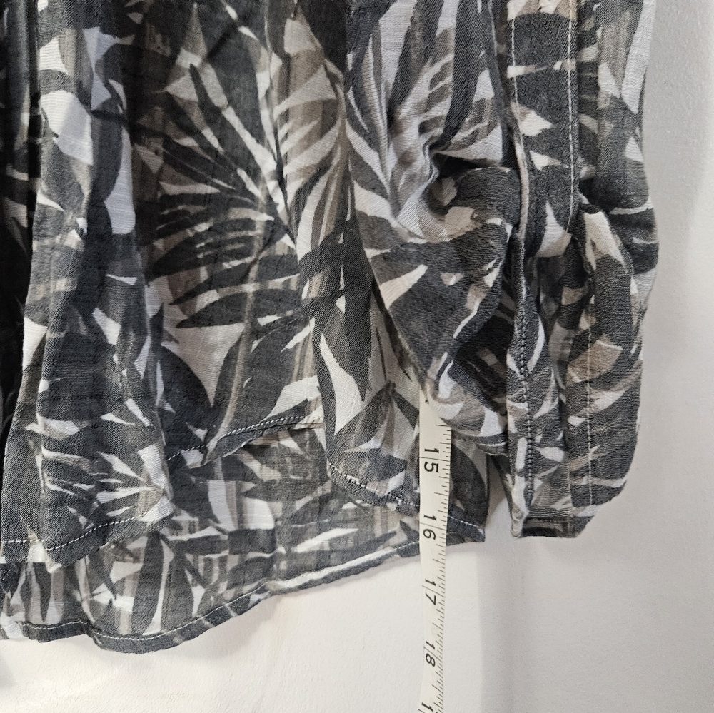 Ruby Rd. Gray Leaf Print Button Down Blouse! - image 4